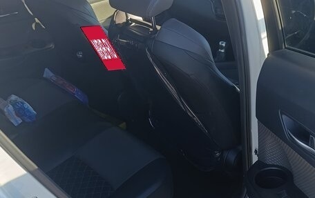 Toyota C-HR I рестайлинг, 2020 год, 2 800 000 рублей, 8 фотография