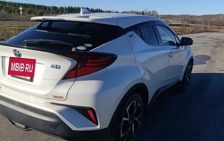 Toyota C-HR I рестайлинг, 2020 год, 2 800 000 рублей, 6 фотография