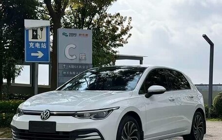 Volkswagen Golf VIII, 2021 год, 1 650 000 рублей, 1 фотография