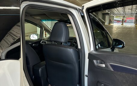 Honda Shuttle II, 2019 год, 1 210 000 рублей, 22 фотография