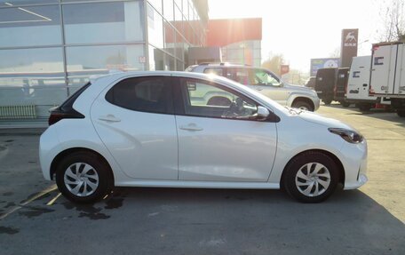 Toyota Yaris, 2020 год, 1 290 000 рублей, 4 фотография