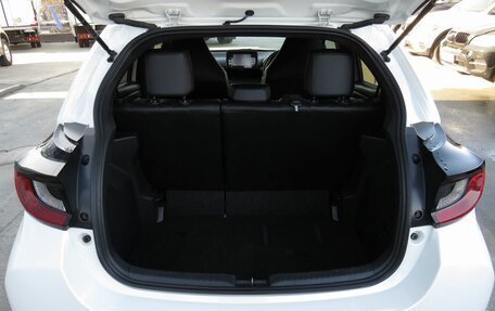 Toyota Yaris, 2020 год, 1 290 000 рублей, 9 фотография