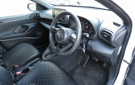 Toyota Yaris, 2020 год, 1 290 000 рублей, 13 фотография