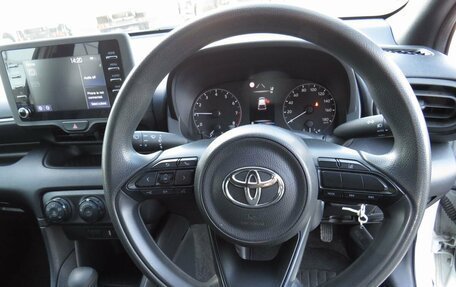 Toyota Yaris, 2020 год, 1 290 000 рублей, 14 фотография