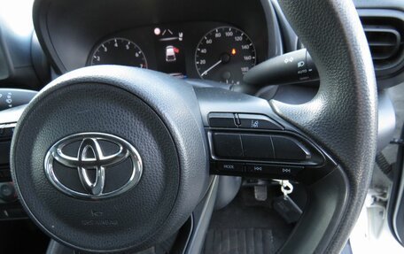 Toyota Yaris, 2020 год, 1 290 000 рублей, 22 фотография