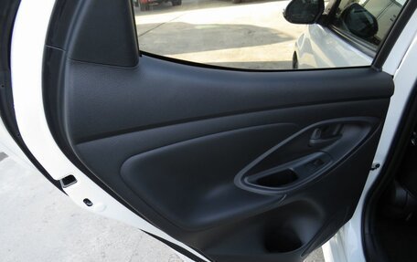 Toyota Yaris, 2020 год, 1 290 000 рублей, 25 фотография