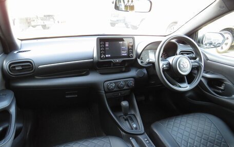 Toyota Yaris, 2020 год, 1 290 000 рублей, 29 фотография