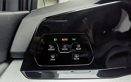 Volkswagen Golf VIII, 2021 год, 1 750 000 рублей, 21 фотография