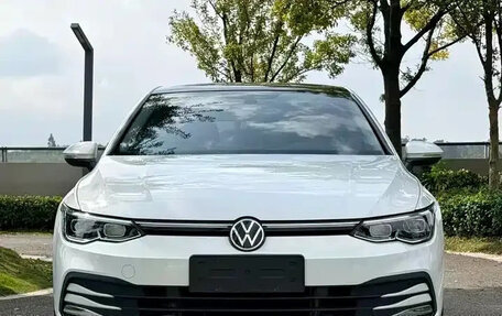 Volkswagen Golf VIII, 2021 год, 1 650 000 рублей, 2 фотография