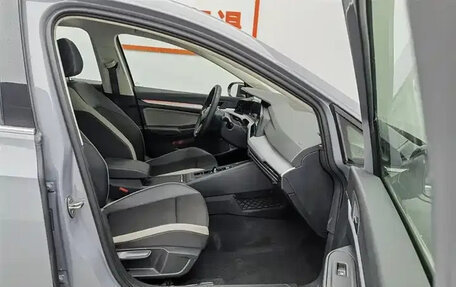 Volkswagen Golf VIII, 2021 год, 1 750 000 рублей, 23 фотография