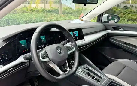 Volkswagen Golf VIII, 2021 год, 1 650 000 рублей, 11 фотография