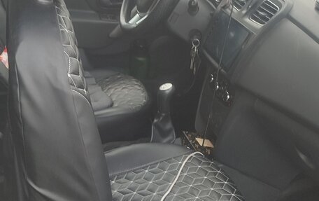 Renault Logan II, 2019 год, 650 000 рублей, 6 фотография