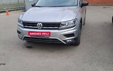 Volkswagen Tiguan II, 2020 год, 2 899 000 рублей, 2 фотография