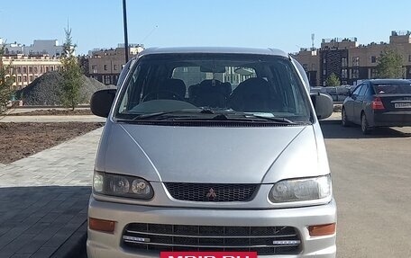 Mitsubishi Delica IV, 2001 год, 690 000 рублей, 3 фотография