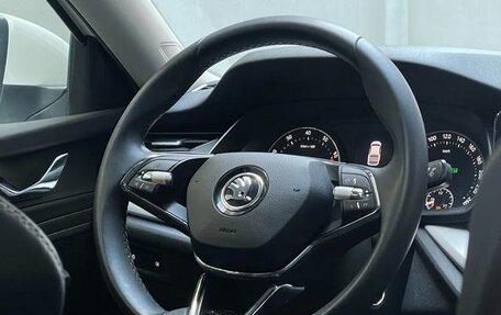 Skoda Octavia IV, 2022 год, 1 675 000 рублей, 10 фотография