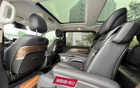 Mercedes-Benz V-Класс, 2021 год, 5 000 000 рублей, 8 фотография