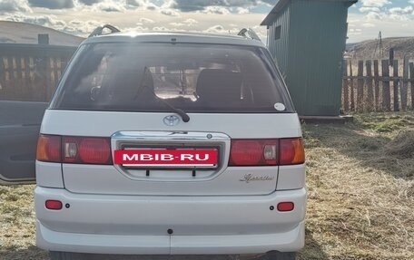 Toyota Ipsum II, 1998 год, 650 000 рублей, 2 фотография