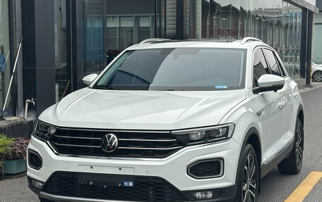 Volkswagen T-Roc I, 2022 год, 1 720 000 рублей, 3 фотография