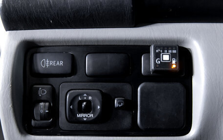 Toyota Land Cruiser 100 рестайлинг 2, 2004 год, 1 449 900 рублей, 21 фотография