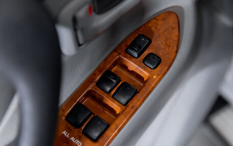 Toyota Land Cruiser 100 рестайлинг 2, 2004 год, 1 449 900 рублей, 19 фотография