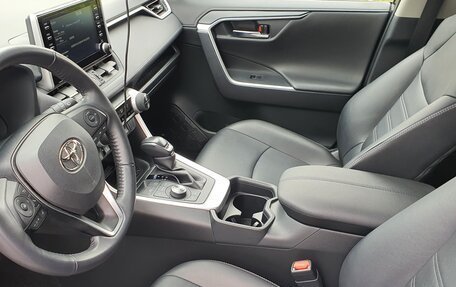 Toyota RAV4, 2021 год, 4 350 000 рублей, 34 фотография