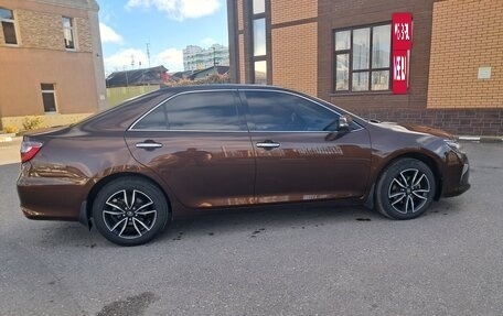 Toyota Camry, 2017 год, 1 995 000 рублей, 4 фотография