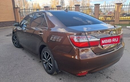 Toyota Camry, 2017 год, 1 995 000 рублей, 7 фотография