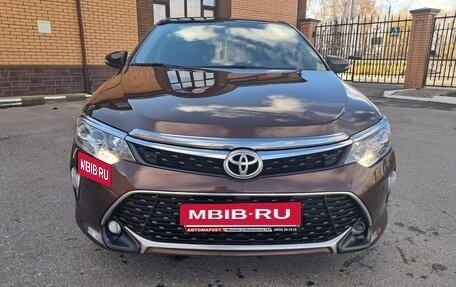 Toyota Camry, 2017 год, 1 995 000 рублей, 3 фотография