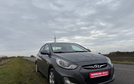 Hyundai Solaris II рестайлинг, 2012 год, 575 000 рублей, 1 фотография