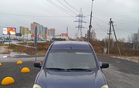 Renault Kangoo II рестайлинг, 2004 год, 300 000 рублей, 1 фотография