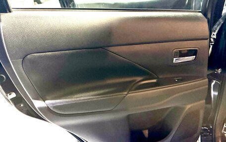 Mitsubishi Outlander III рестайлинг 3, 2018 год, 2 200 000 рублей, 20 фотография