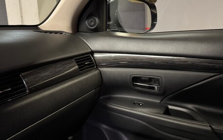 Mitsubishi Outlander III рестайлинг 3, 2018 год, 2 200 000 рублей, 24 фотография