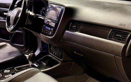 Mitsubishi Outlander III рестайлинг 3, 2018 год, 2 200 000 рублей, 27 фотография