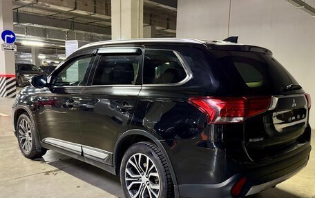 Mitsubishi Outlander III рестайлинг 3, 2018 год, 2 200 000 рублей, 23 фотография