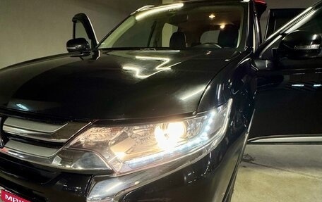 Mitsubishi Outlander III рестайлинг 3, 2018 год, 2 200 000 рублей, 25 фотография