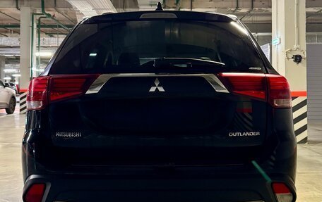 Mitsubishi Outlander III рестайлинг 3, 2018 год, 2 200 000 рублей, 31 фотография