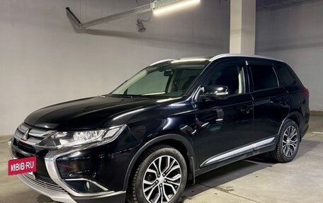 Mitsubishi Outlander III рестайлинг 3, 2018 год, 2 200 000 рублей, 29 фотография