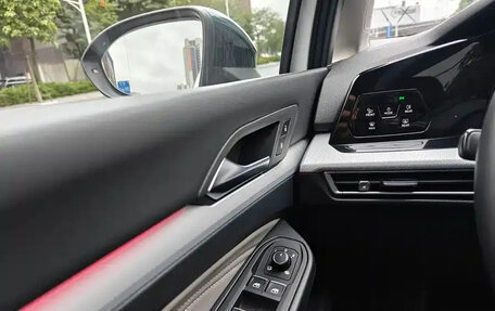 Volkswagen Golf VIII, 2021 год, 1 880 069 рублей, 12 фотография