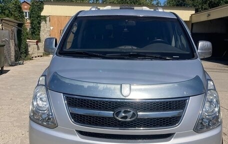 Hyundai Grand Starex Grand Starex I рестайлинг 2, 2010 год, 1 300 000 рублей, 2 фотография