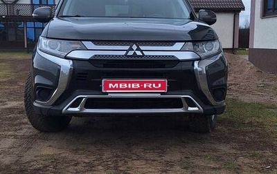Mitsubishi Outlander III рестайлинг 3, 2021 год, 1 860 000 рублей, 1 фотография