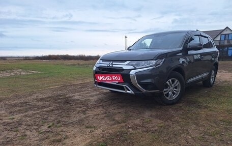 Mitsubishi Outlander III рестайлинг 3, 2021 год, 1 860 000 рублей, 23 фотография