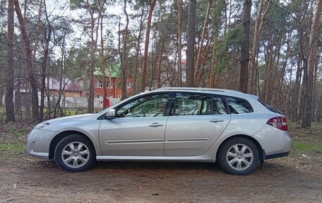 Renault Laguna III рестайлинг, 2010 год, 720 000 рублей, 4 фотография