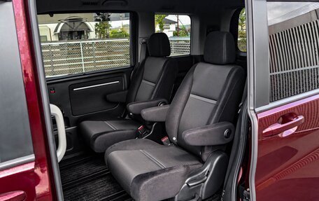 Honda Stepwgn IV, 2021 год, 1 835 000 рублей, 28 фотография