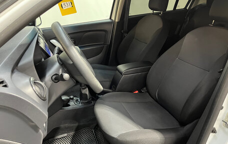 Renault Logan II, 2015 год, 690 000 рублей, 4 фотография