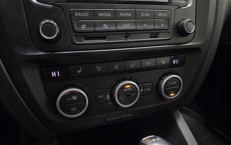 Volkswagen Jetta VI, 2014 год, 989 000 рублей, 18 фотография