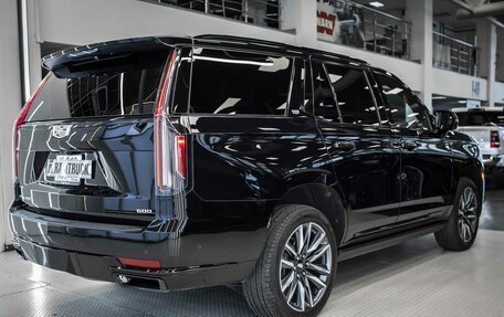 Cadillac Escalade V, 2022 год, 11 999 999 рублей, 6 фотография