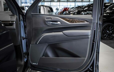 Cadillac Escalade V, 2022 год, 11 999 999 рублей, 22 фотография