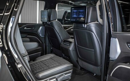 Cadillac Escalade V, 2022 год, 11 999 999 рублей, 21 фотография