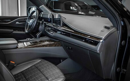 Cadillac Escalade V, 2022 год, 11 999 999 рублей, 23 фотография