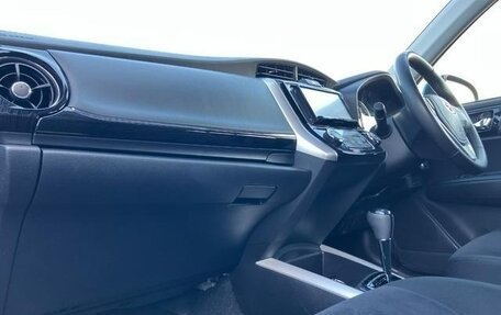 Toyota Corolla, 2018 год, 1 000 000 рублей, 21 фотография